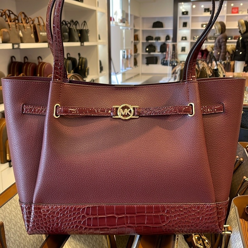 MICHAEL KORS
Reed Lg Leather Belted Satchel Shoulder Handbag
Oxblood Crocodile